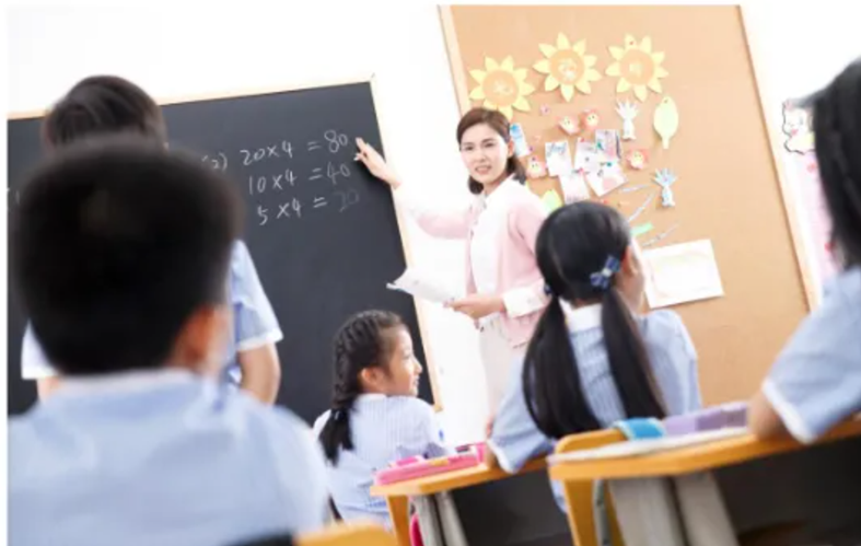 新学期排座座，教室的近视防控“C位”有用吗